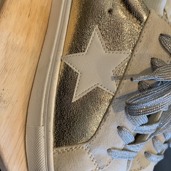 Designer inspired gold/silver star sneaker - Picture 6 of 8